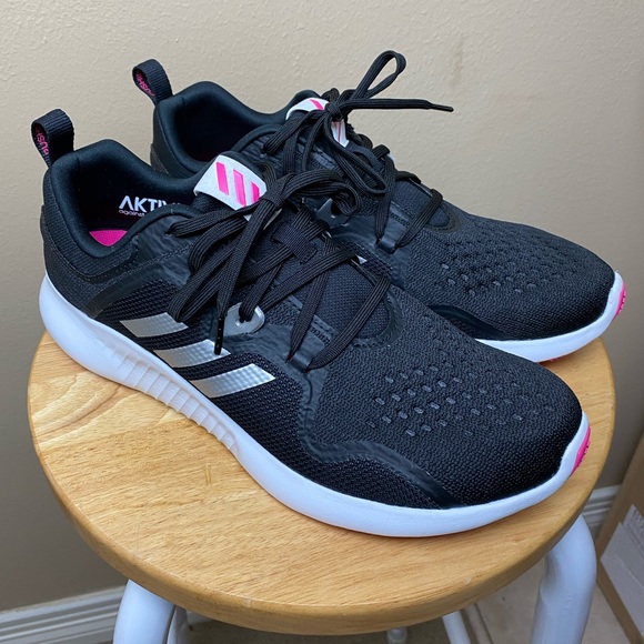 adidas Shoes - Women’s Adidas Edgebounce Shoes Size 11